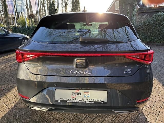 Occasion Seat Leon CONNECT 150 PK (110 kW) 2021 Grijs (metallic) Hatchback