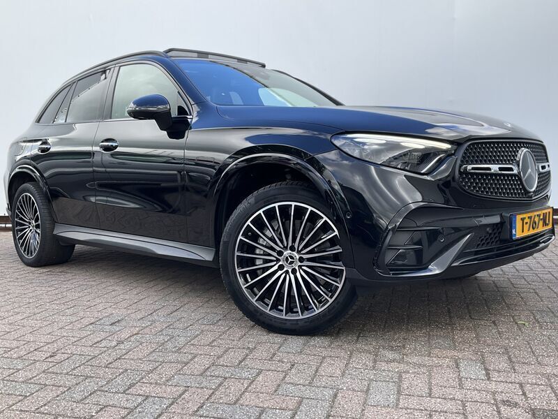 Zwart Gebruikt 2022 Mercedes GLC400d AMG SUV | € 60.400 - Afbeelding 1/4