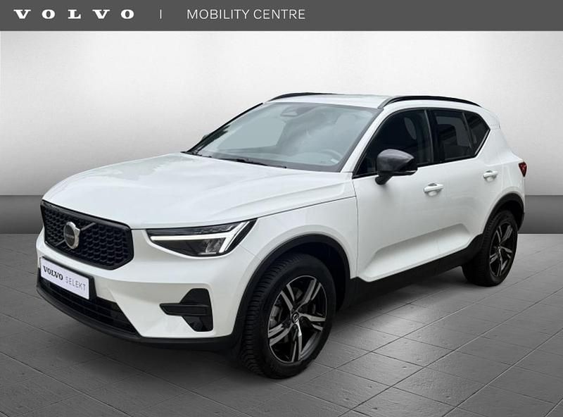 Wit Gebruikt 2024 Volvo XC40 Plus SUV | € 43.995 (Eerlijke prijs) - Afbeelding 1/4