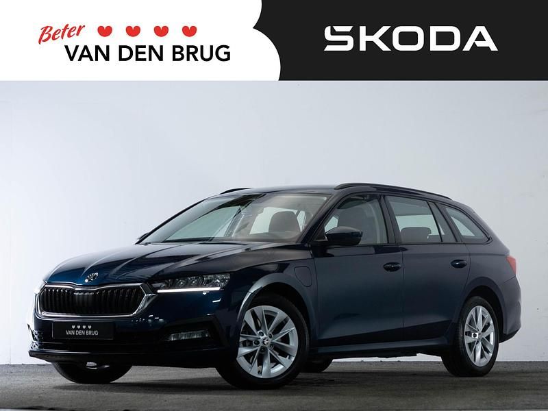 Blauw Occasion 2023 Skoda Octavia Business Line Stationwagen | € 28.795 (Eerlijke prijs) - Afbeelding 1/4