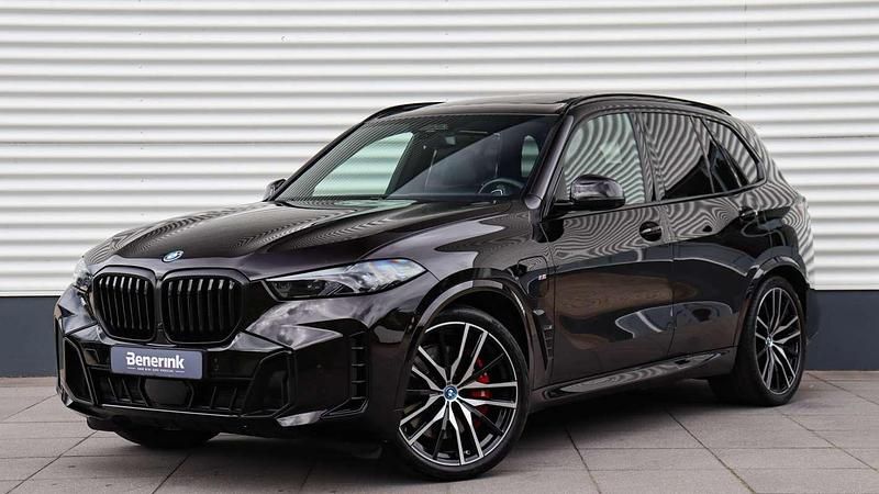 Zwart, metallic lak Gebruikt 2023 BMW X5 M Sport SUV | € 86.950 (Goede deal) - Afbeelding 1/4