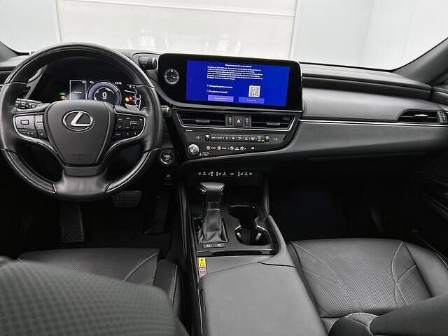 Occasion Lexus ES300H President Line 218 PK (160 kW) 2023 Blauw metallic Sedan