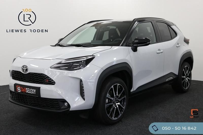 Wit Gebruikt 2024 Toyota Yaris Sport SUV | € 35.950 - Afbeelding 1/4