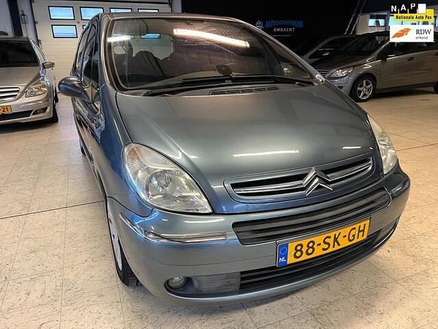Grijs Gebruikt 2006 Citroën Xsara Picasso MPV | € 1.550 (Eerlijke prijs) - Afbeelding 1/4