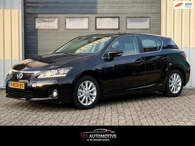 Zwart (metallic) Occasion 2011 Lexus CT200h Business Edition Hatchback | € 7.450 (Eerlijke prijs) - Afbeelding 1/4