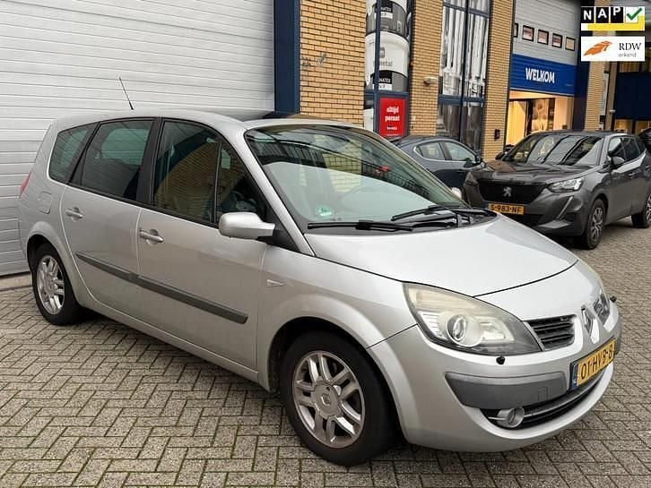 Grijs Occasion 2009 Renault Grand Scénic III MPV | € 1.750 (Eerlijke prijs) - Afbeelding 1/4