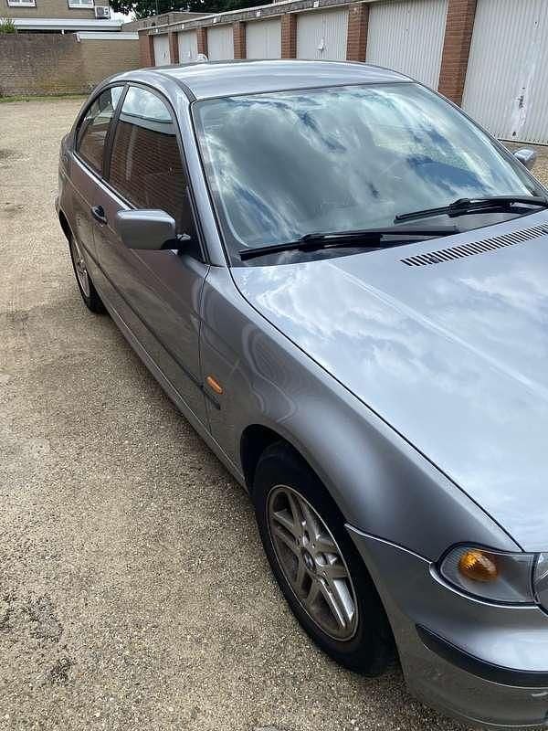 Grijs Gebruikt 2004 BMW 316 Compact Hatchback | € 1.650 (Eerlijke prijs) - Afbeelding 1/4