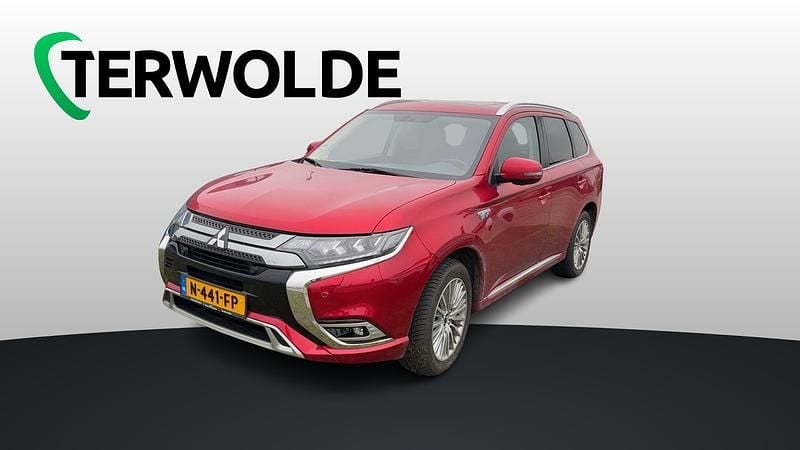 Rood Gebruikt 2021 Mitsubishi Outlander P-HEV Intense+ SUV | € 26.840 (Eerlijke prijs) - Afbeelding 1/2