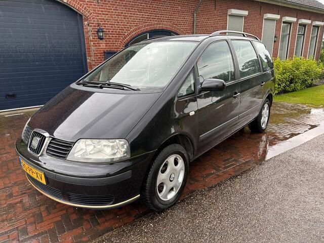 Zwart Gebruikt 2004 Seat Alhambra Stella MPV | € 1.500 (Eerlijke prijs) - Afbeelding 1/4