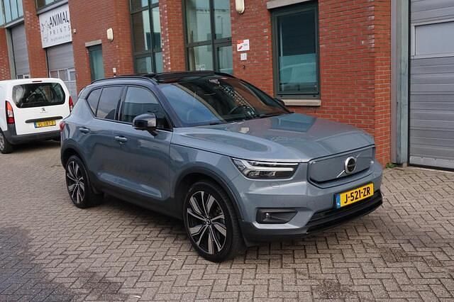 Grijs (metallic) Gebruikt 2020 Volvo XC40 R-Design SUV | € 20.995 (Goede deal) - Afbeelding 1/4