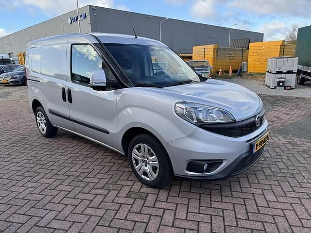 Occasion Fiat Doblò 90 PK (66 kW) 2016 Grijs (metallic) MPV