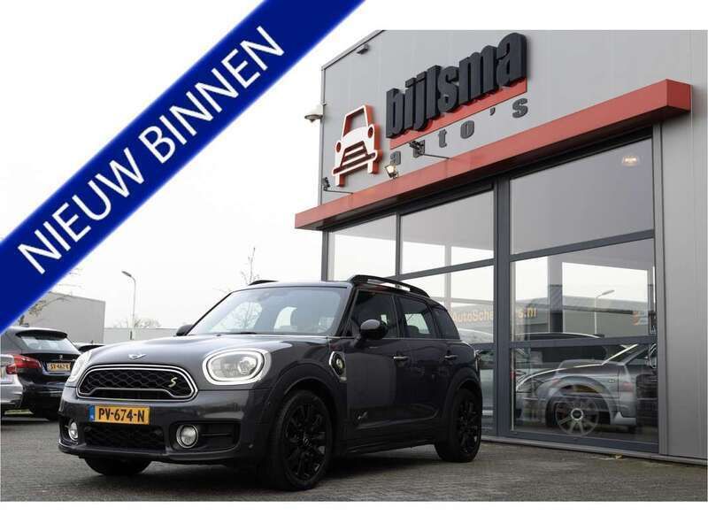 Grijs, metallic lak Gebruikt 2017 Mini Cooper S Countryman Chili SUV | € 22.745 (Eerlijke prijs) - Afbeelding 1/4