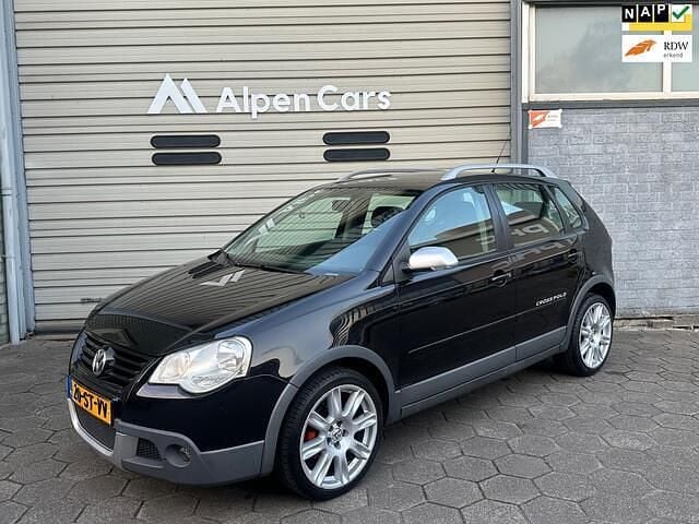 Zwart Occasion 2006 VW Polo Hatchback | € 3.950 (Eerlijke prijs) - Afbeelding 1/4