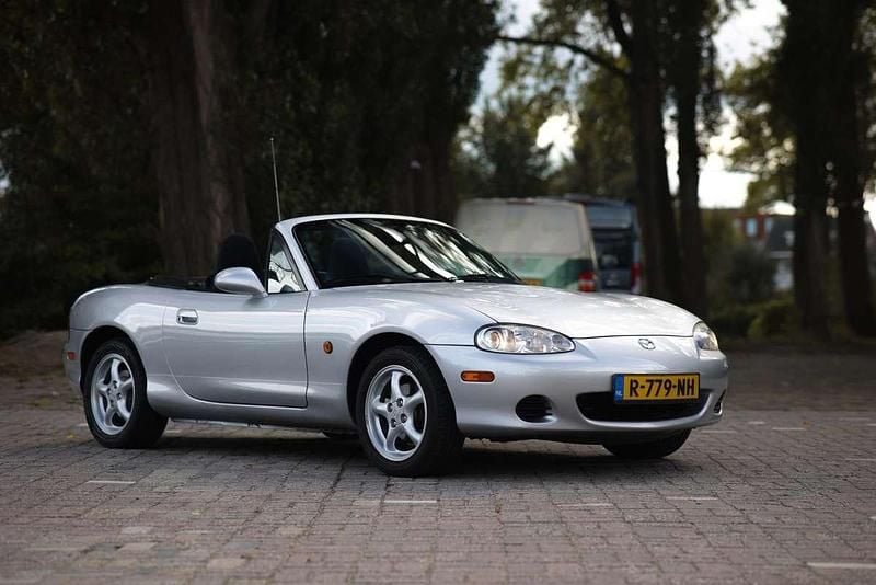 Occasion Mazda MX5 Exclusive 110 PK (80 kW) 2003 Zilver Cabriolet