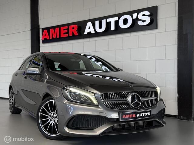 Grijs Gebruikt 2018 Mercedes A180 AMG Hatchback | € 17.499 (Eerlijke prijs) - Afbeelding 1/4