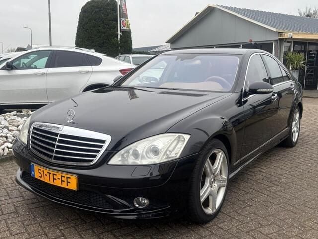 Zwart Occasion 2006 Mercedes S320 AMG Sedan | € 8.950 (Goede deal) - Afbeelding 1/4