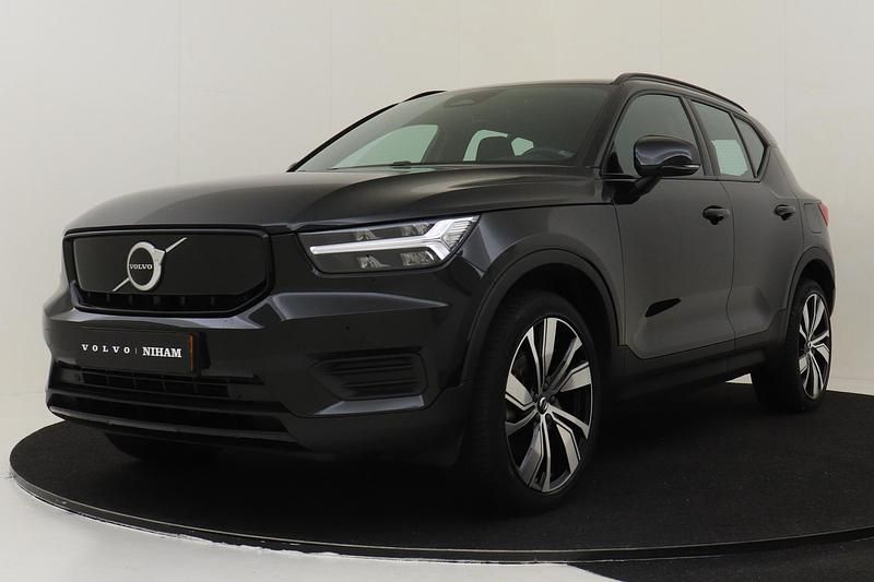 Zwart Occasion 2021 Volvo XC40 Plus SUV | € 31.245 (Goede deal) - Afbeelding 1/4