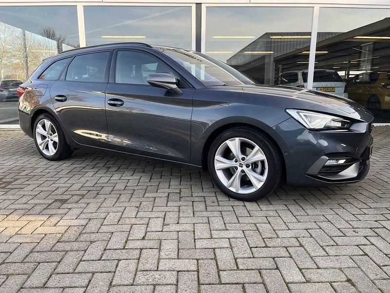 Grijs Gebruikt 2021 Seat Leon FR Stationwagen | € 18.450 (Eerlijke prijs) - Afbeelding 1/4