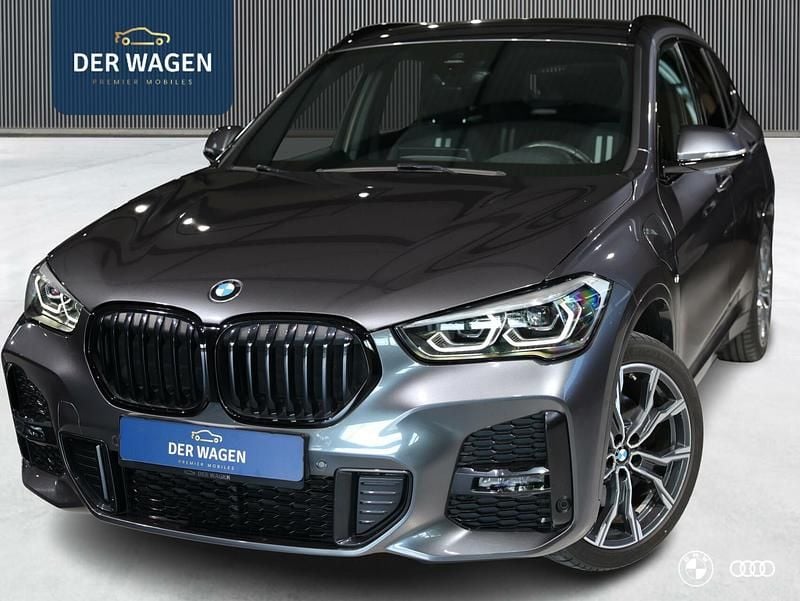 Grijs, metallic lak Gebruikt 2020 BMW X1 M Sport SUV | € 30.900 (Eerlijke prijs) - Afbeelding 1/4