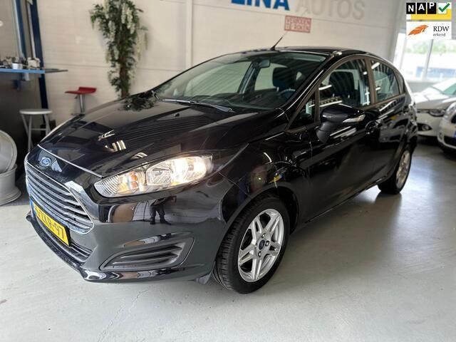 Zwart Gebruikt 2015 Ford Fiesta Style Hatchback | € 9.499 (Goede deal) - Afbeelding 1/4