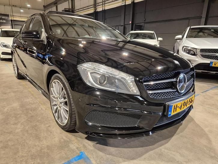 Zwart Gebruikt 2013 Mercedes A180 Prestige Hatchback | € 10.499 (Eerlijke prijs) - Afbeelding 1/4