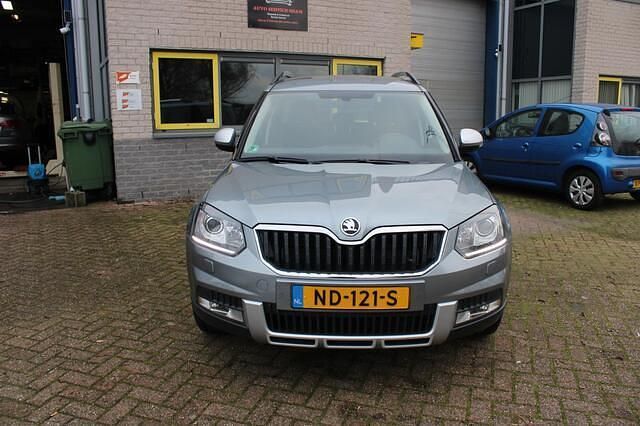 Occasion Skoda Yeti Outdoor Drive 110 PK (80 kW) 2017 Grijs SUV