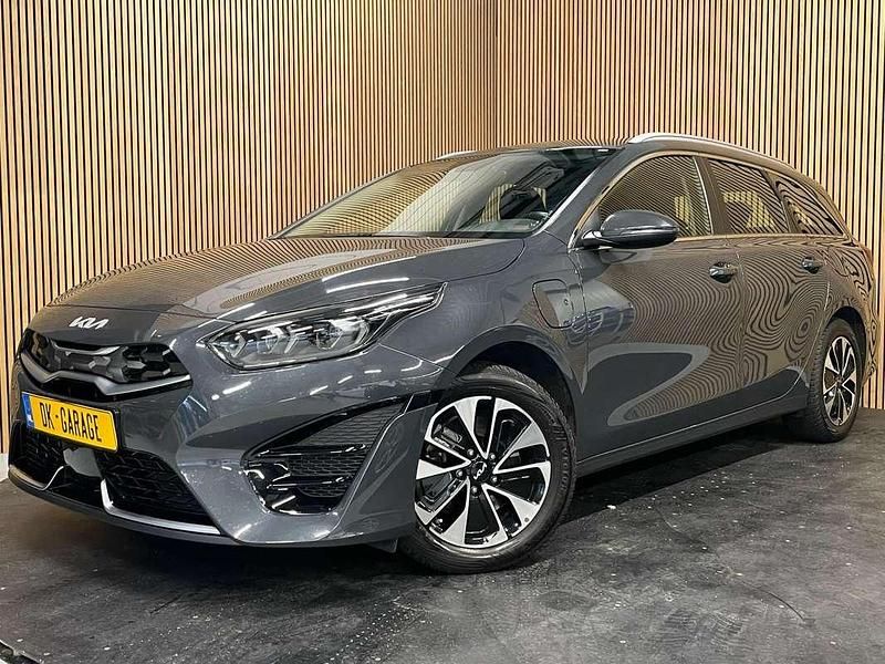 Grijs Occasion 2022 Kia Ceed Sportswagon Stationwagen | € 21.895 (Goede deal) - Afbeelding 1/1
