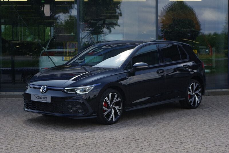 Zilver, metallic lak Gebruikt 2022 VW Golf VIII GTE Hatchback | € 27.900 (Goede deal) - Afbeelding 1/4