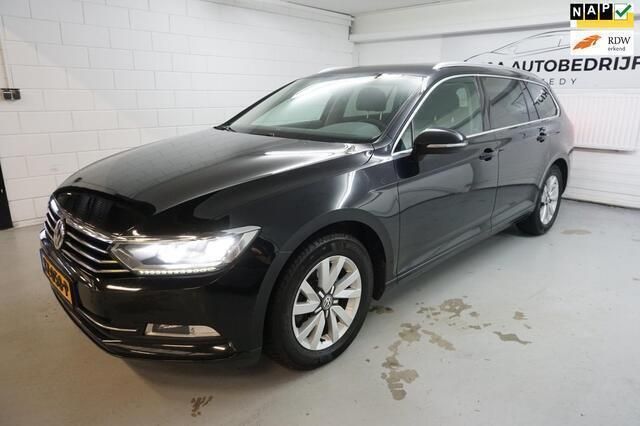 Zwart Gebruikt 2016 VW Passat Stationwagen | € 8.750 (Iets duurder) - Afbeelding 1/4