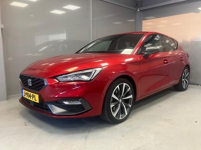 Occasion Seat Leon FR 150 PK (110 kW) 2020 Rood Hatchback