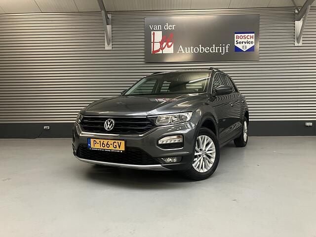 Grijs Gebruikt 2018 VW T-Roc Style SUV | € 17.450 (Eerlijke prijs) - Afbeelding 1/4