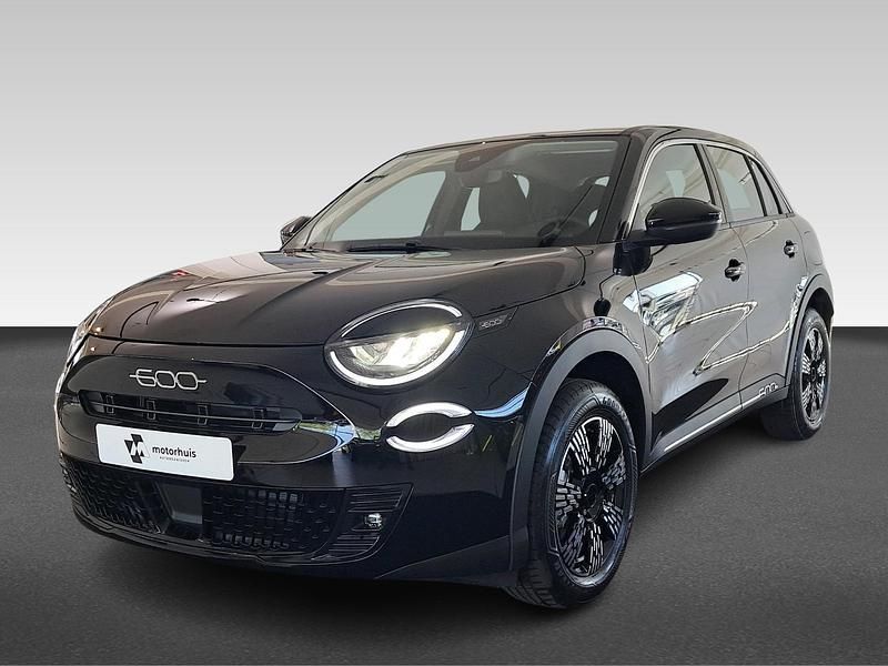 Zwart Nieuw 2025 Fiat 600 Urban SUV | € 29.950 (Eerlijke prijs) - Afbeelding 1/4
