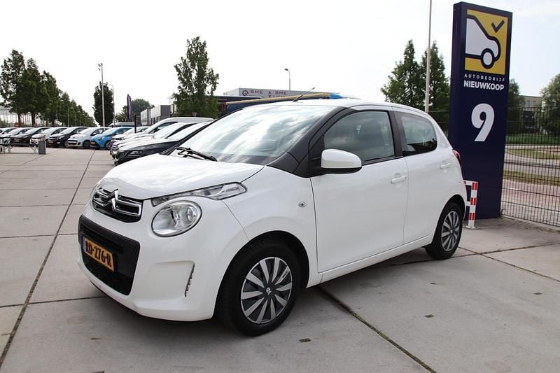 Wit Occasion 2017 Citroën C1 Feel Hatchback | € 8.249 (Eerlijke prijs) - Afbeelding 1/4
