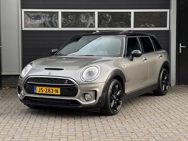 Grijs Gebruikt 2016 Mini Cooper Clubman Business Stationwagen | € 15.450 (Eerlijke prijs) - Afbeelding 1/4