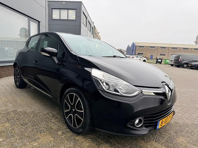 Occasion Renault Clio IV Dynamique 120 PK (88 kW) 2014 Zwart (metallic) Hatchback