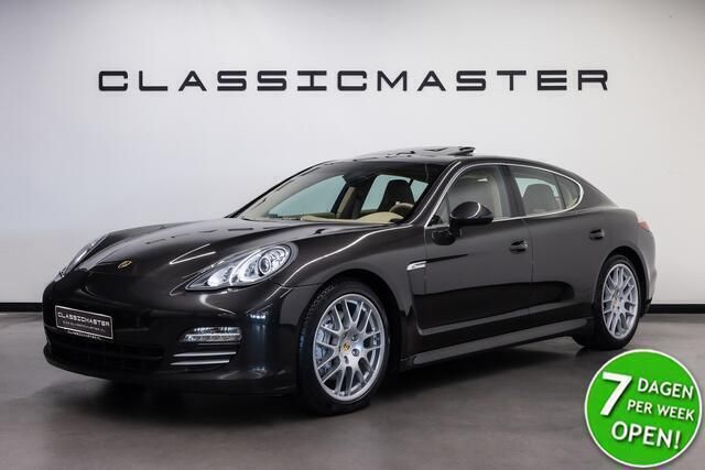 Zwart, metallic lak Gebruikt 2010 Porsche Panamera Sedan | € 46.950 (Duur) - Afbeelding 1/4