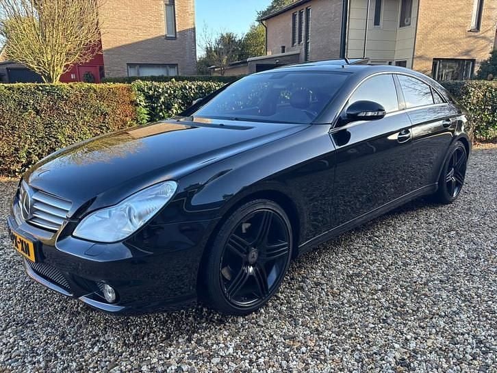 Zwart Occasion 2005 Mercedes CLS500 AMG Sedan | € 8.975 (Eerlijke prijs) - Afbeelding 1/4