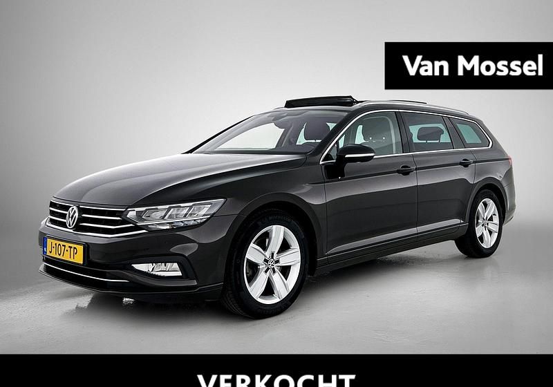 Bruin Gebruikt 2020 VW Passat Comfortline Stationwagen | € 24.900 (Eerlijke prijs) - Afbeelding 1/4