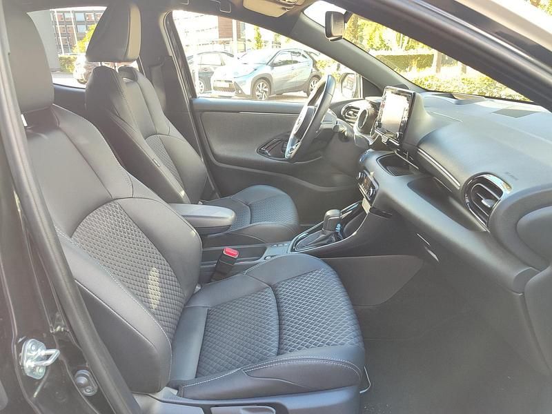 Occasion Toyota Yaris Executive 116 PK (85 kW) 2020 Zwart Hatchback