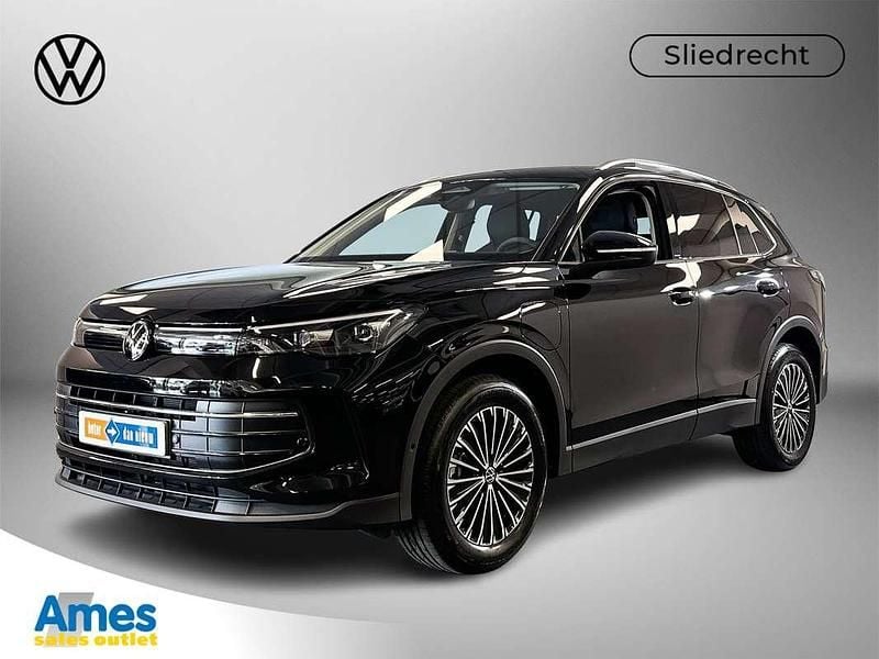 Zwart Gebruikt 2024 VW Tiguan Edition SUV | € 44.995 (Super prijs) - Afbeelding 1/3