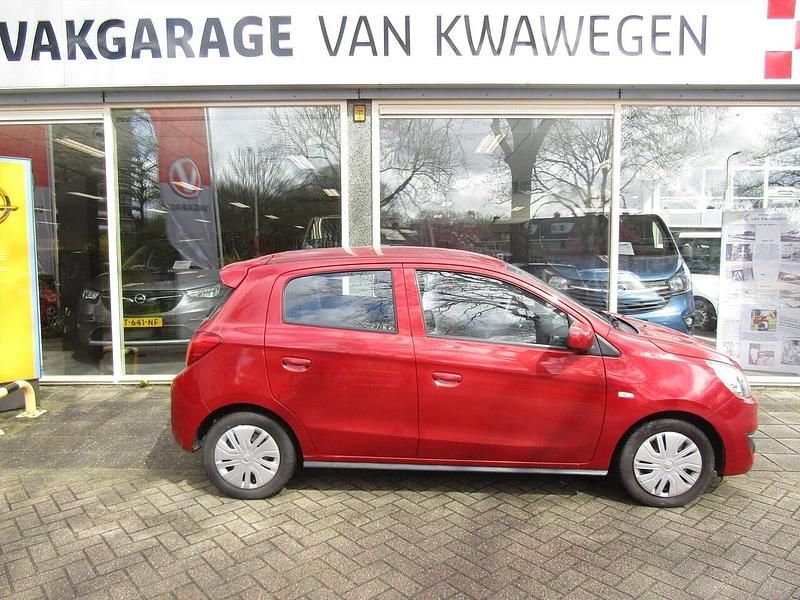 Rood Gebruikt 2018 Mitsubishi Space Star Hatchback | € 7.900 (Eerlijke prijs) - Afbeelding 1/4