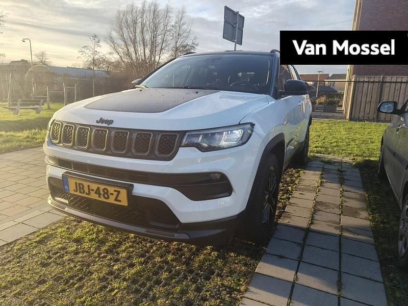 Wit Occasion 2022 Jeep Compass 80th Anniversary SUV | € 23.795 (Super prijs) - Afbeelding 1/2
