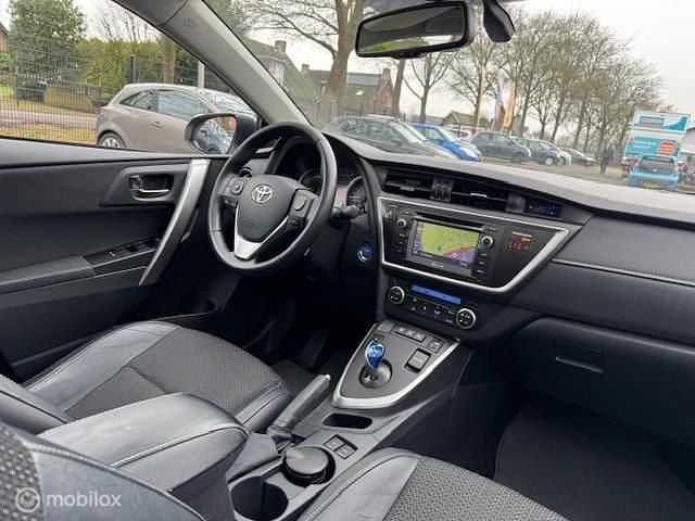 Occasion Toyota Auris Executive 99 PK (72 kW) 2013 Wit Hatchback