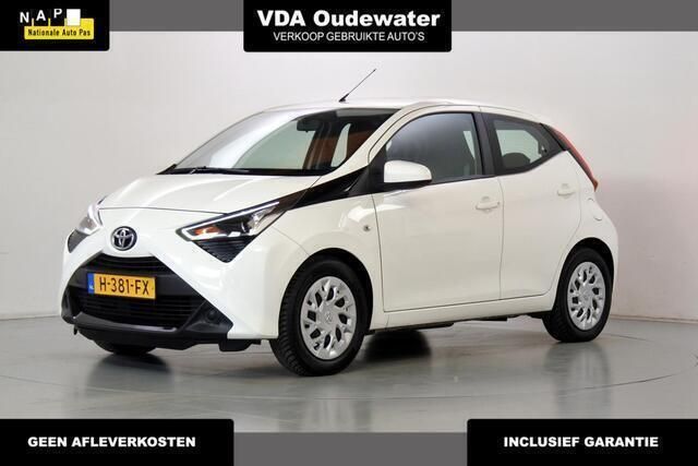 Wit Gebruikt 2020 Toyota Aygo X-play Hatchback | € 9.400 (Eerlijke prijs) - Afbeelding 1/4