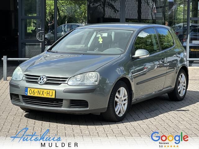 Groen, metallic lak Gebruikt 2004 VW Golf IV Trendline Hatchback | € 1.745 (Eerlijke prijs) - Afbeelding 1/4