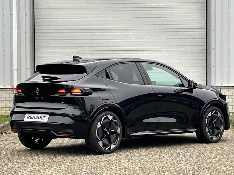 Nieuw Renault Clio V Techno 160 PK (117 kW) 2026 Noir etoile Hatchback