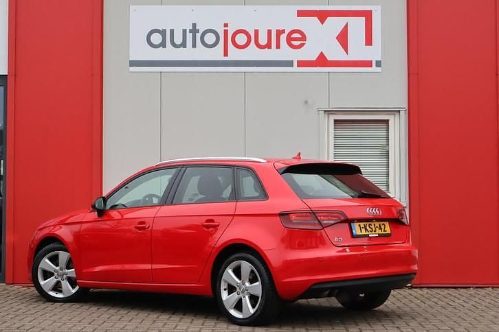 Occasion Audi A3 Attraction 123 PK (90 kW) 2013 Rood Hatchback