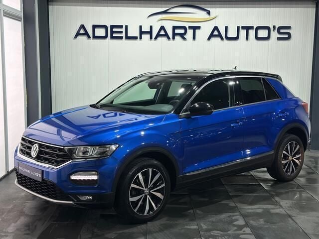 Blauw, metallic lak Gebruikt 2018 VW T-Roc Style SUV | € 17.950 (Eerlijke prijs) - Afbeelding 1/4
