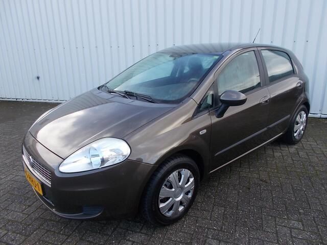 Occasion Fiat Grande Punto Lusso 77 PK (56 kW) 2008 Bruin Hatchback