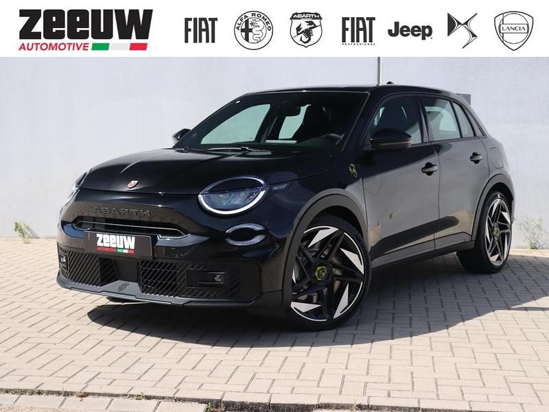 Zwart Nieuw 2025 Abarth 600e Turismo SUV | € 44.900 - Afbeelding 1/4
